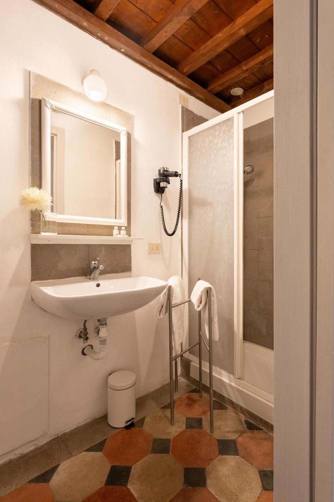 F1 - Santa Croce One Bedroom Apartment For Couples فلورنس المظهر الخارجي الصورة