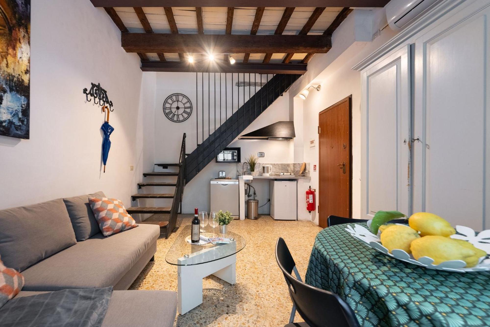 F1 - Santa Croce One Bedroom Apartment For Couples فلورنس المظهر الخارجي الصورة